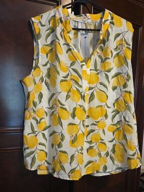 Notations Yellow Lemon Print Sleeveless Camisole with Green Leaves